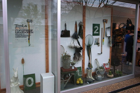 TOOLS POP-UP SHOPm炵̓Wn